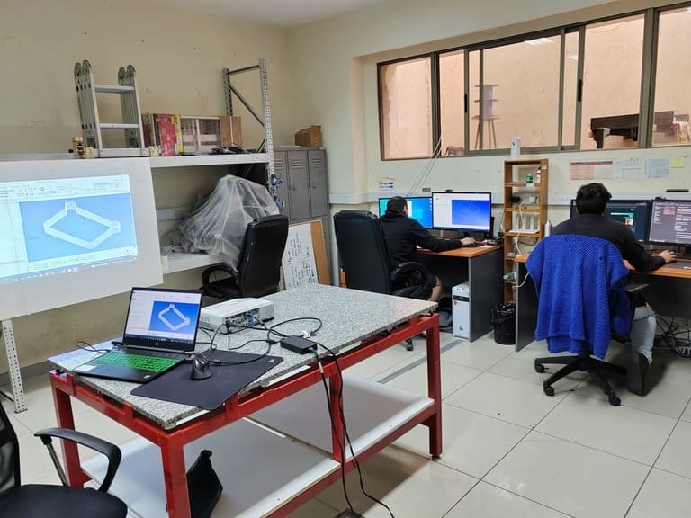 Plano de diseño 3D de CNC Plus