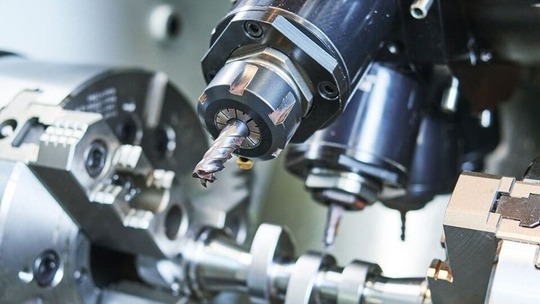 Imagen de mantenimiento industrial CNC Plus 15